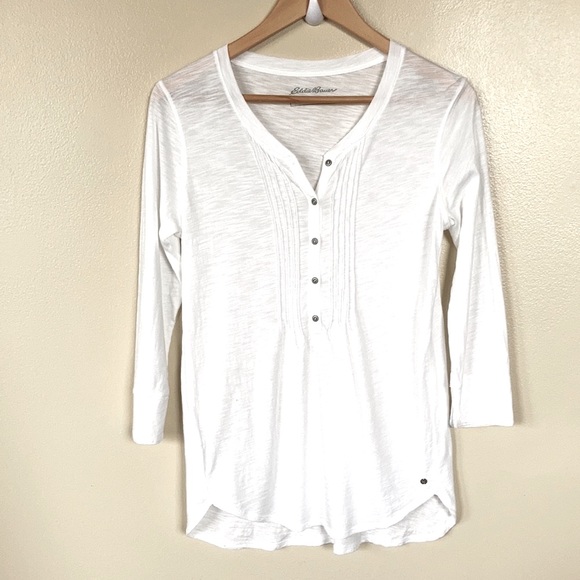 Eddie Bauer Tops - Cute Eddie Bauer Pin Tucked T Shirt EUC Size Small